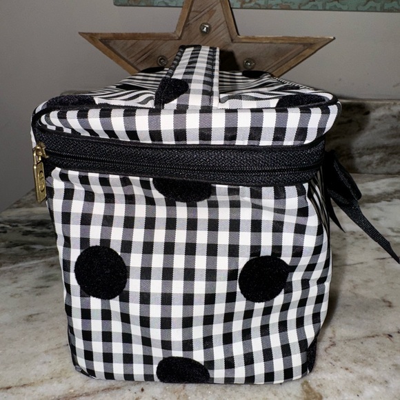 Christian Dior Cosmetic Bag - Picture 9 of 14